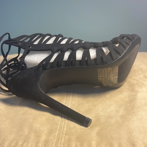 ShoeDazzle Kaleena Heel - Picture 11 of 11